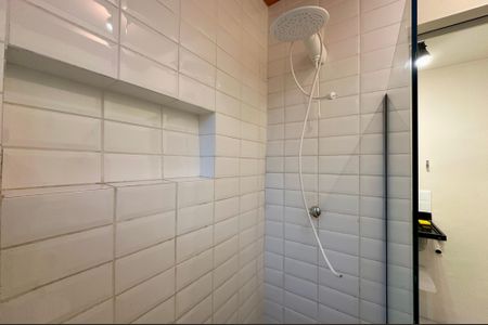 Banheiro de apartamento para alugar com 1 quarto, 24m² em Copacabana, Rio de Janeiro