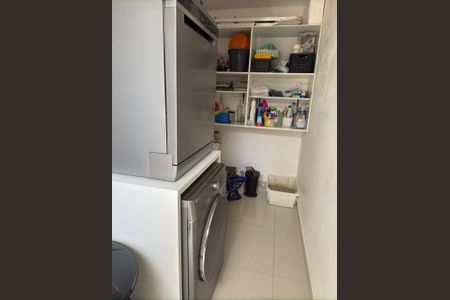 Casa à venda com 180m², 3 quartos e 2 vagasLavanderia