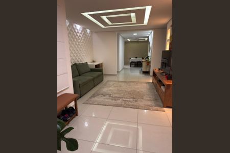 Sala de casa à venda com 3 quartos, 180m² em Jardim Danubio, Jundiaí