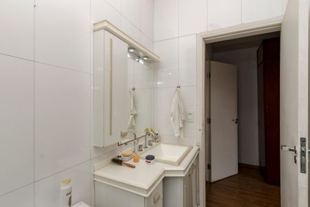 Casa à venda com 300m², 3 quartos e 2 vagasBanheiro da Suíte