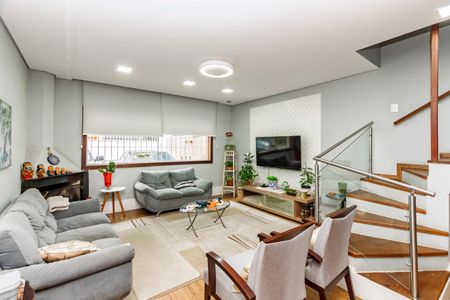 Casa à venda com 300m², 3 quartos e 2 vagasSala