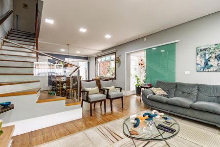 Casa à venda com 300m², 3 quartos e 2 vagasSala