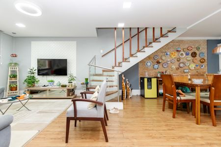 Casa à venda com 300m², 3 quartos e 2 vagasSala