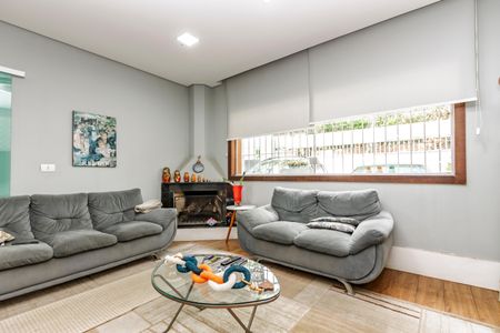 Casa à venda com 300m², 3 quartos e 2 vagasSala