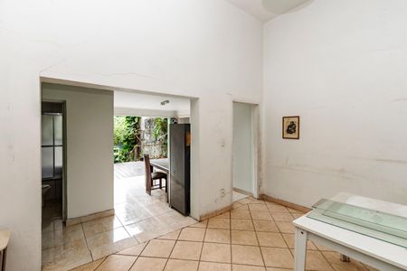 Casa à venda com 300m², 3 quartos e 2 vagasSalão