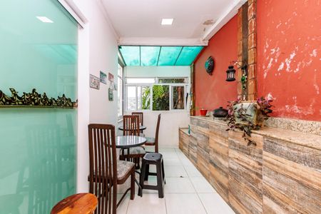 Casa à venda com 300m², 3 quartos e 2 vagasÁrea de Convivência