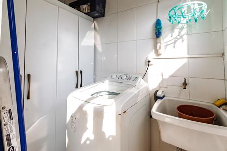 Casa à venda com 300m², 3 quartos e 2 vagasLavanderia