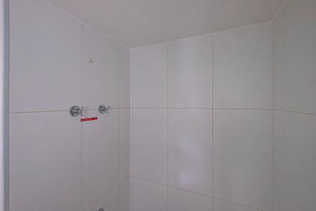 Banheiro de kitnet/studio à venda com 1 quarto, 29m² em Pinheiros, São Paulo