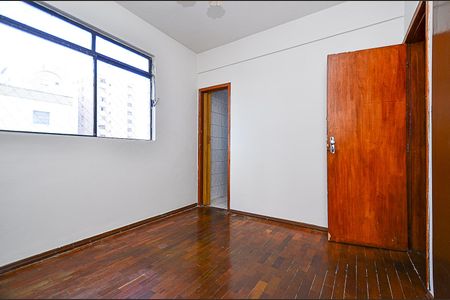 Apartamento para alugar com 79m², 3 quartos e 1 vagaSuíte