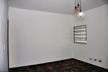 Casa para alugar com 190m², 2 quartos e 2 vagasSala