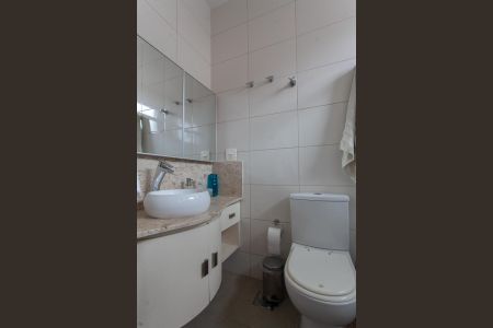 Apartamento à venda com 120m², 3 quartos e 2 vagas Apartamento à venda com 120m², 3 quartos e 2 vagasBanheiro da Suíte