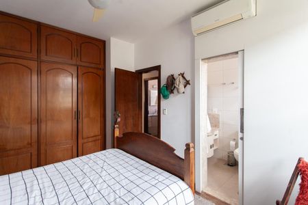 Apartamento à venda com 120m², 3 quartos e 2 vagas Apartamento à venda com 120m², 3 quartos e 2 vagasSuíte