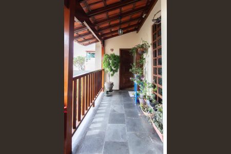 Apartamento à venda com 120m², 3 quartos e 2 vagas Apartamento à venda com 120m², 3 quartos e 2 vagasEntrada