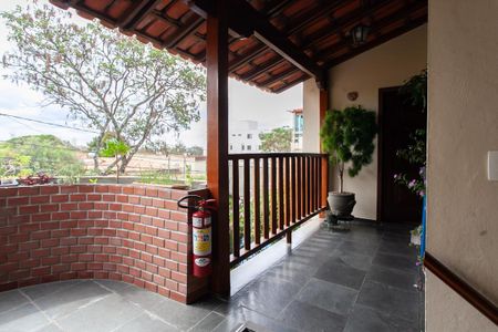 Apartamento à venda com 120m², 3 quartos e 2 vagas Apartamento à venda com 120m², 3 quartos e 2 vagasEntrada