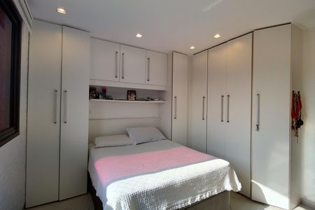 Apartamento à venda com 142m², 3 quartos e 2 vagas Apartamento à venda com 142m², 3 quartos e 2 vagasQuarto 2 - Suíte