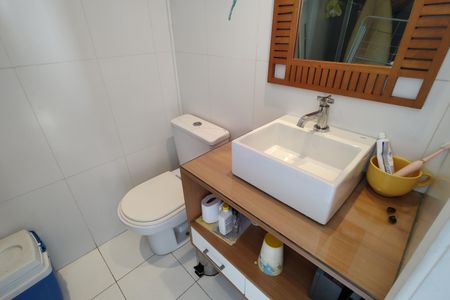 Apartamento à venda com 142m², 3 quartos e 2 vagas Apartamento à venda com 142m², 3 quartos e 2 vagasBanheiro Social 2