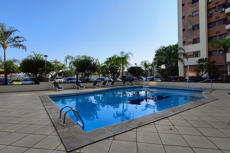 Apartamento à venda com 142m², 3 quartos e 2 vagas Apartamento à venda com 142m², 3 quartos e 2 vagasÁrea comum - Piscina