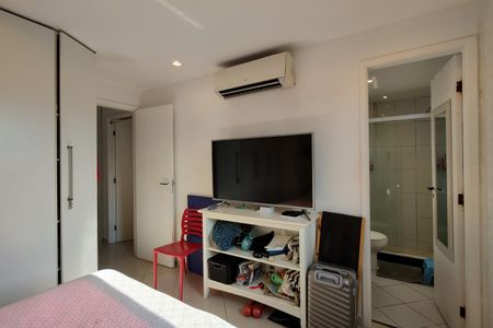 Apartamento à venda com 142m², 3 quartos e 2 vagas Apartamento à venda com 142m², 3 quartos e 2 vagasQuarto 2 - Suíte