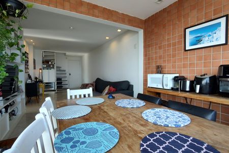 Apartamento à venda com 142m², 3 quartos e 2 vagas Apartamento à venda com 142m², 3 quartos e 2 vagasVaranda