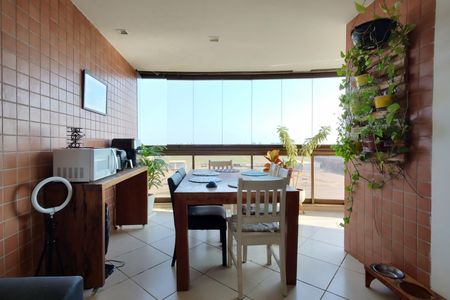 Apartamento à venda com 142m², 3 quartos e 2 vagas Apartamento à venda com 142m², 3 quartos e 2 vagasSala