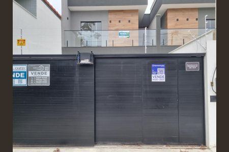 Casa à venda com 130m², 3 quartos e 2 vagas Casa à venda com 130m², 3 quartos e 2 vagasPlaca