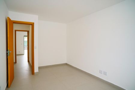 Casa à venda com 130m², 3 quartos e 2 vagas Casa à venda com 130m², 3 quartos e 2 vagasQuarto 2