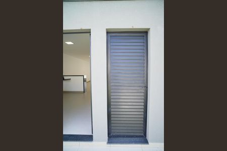 Casa à venda com 130m², 3 quartos e 2 vagas Casa à venda com 130m², 3 quartos e 2 vagasÁrea de Serviço (trancada)