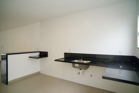 Casa à venda com 130m², 3 quartos e 2 vagas Casa à venda com 130m², 3 quartos e 2 vagasCozinha