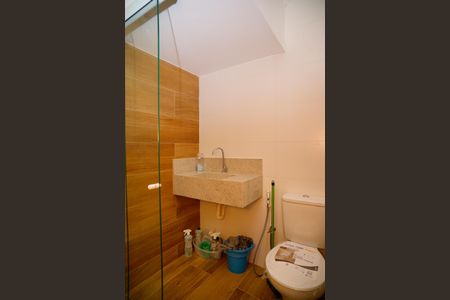 Casa à venda com 130m², 3 quartos e 2 vagas Casa à venda com 130m², 3 quartos e 2 vagasBanheiro 1