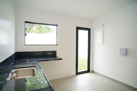 Casa à venda com 130m², 3 quartos e 2 vagas Casa à venda com 130m², 3 quartos e 2 vagasCozinha