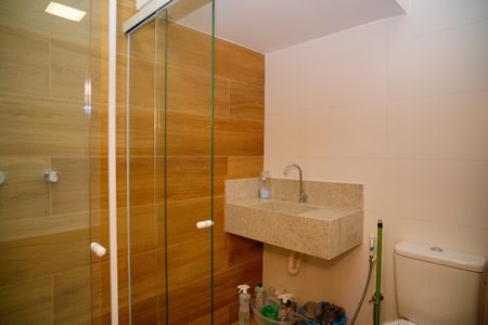 Casa à venda com 130m², 3 quartos e 2 vagas Casa à venda com 130m², 3 quartos e 2 vagasBanheiro 1