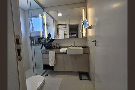 Apartamento à venda com 130m², 3 quartos e 3 vagas Apartamento à venda com 130m², 3 quartos e 3 vagasBanheiro da Suíte 3