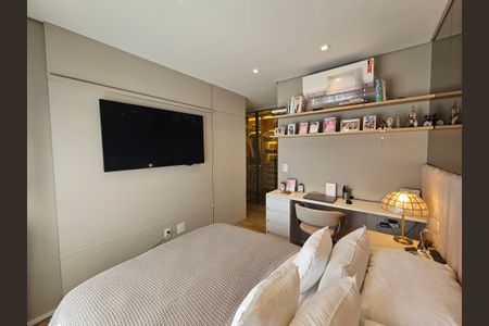 Apartamento à venda com 130m², 3 quartos e 3 vagas Apartamento à venda com 130m², 3 quartos e 3 vagasSuíte master