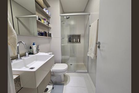 Apartamento à venda com 130m², 3 quartos e 3 vagas Apartamento à venda com 130m², 3 quartos e 3 vagasBanheiro da Suíte 2