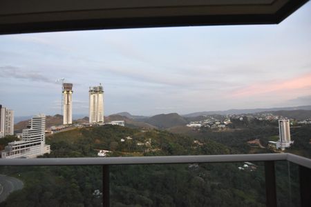 Apartamento à venda com 278m², 4 quartos e 4 vagas