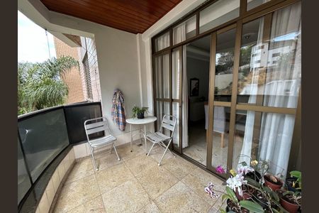 Apartamento à venda com 140m², 4 quartos e 3 vagas