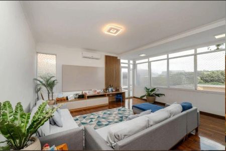 Casa à venda com 3 quartos, 300m² em Vila Sonia, São Paulo