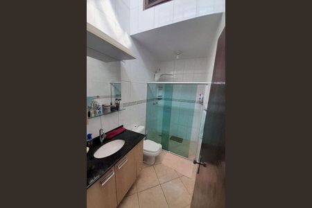 Casa à venda com 180m², 4 quartos e 4 vagas