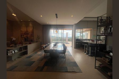 Casa à venda com 4 quartos, 404m² em Vale Azul, Jundiaí