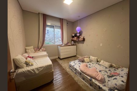 Casa à venda com 4 quartos, 404m² em Vale Azul, Jundiaí