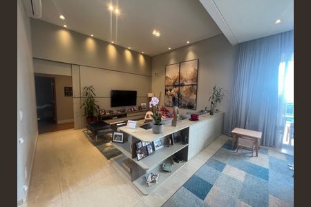 Casa à venda com 4 quartos, 404m² em Vale Azul, Jundiaí