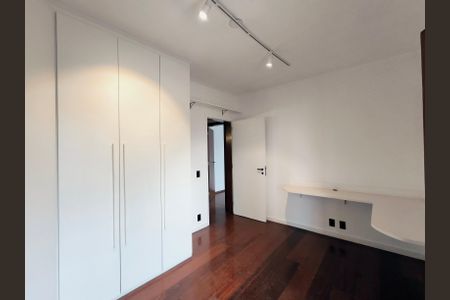 Casa à venda com 433m², 3 quartos e 8 vagas Casa à venda com 433m², 3 quartos e 8 vagasQuarto 2