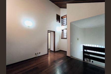 Casa à venda com 433m², 3 quartos e 8 vagas Casa à venda com 433m², 3 quartos e 8 vagasSala 2