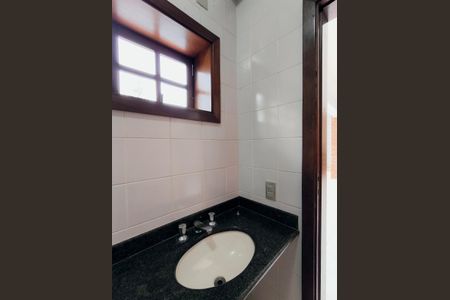 Casa à venda com 433m², 3 quartos e 8 vagas Casa à venda com 433m², 3 quartos e 8 vagasÁrea comum