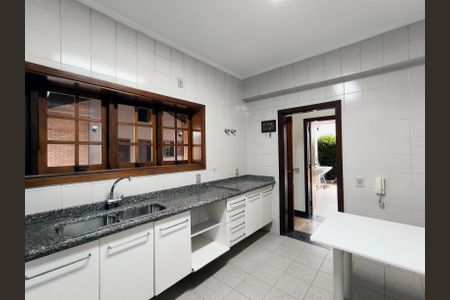 Casa à venda com 433m², 3 quartos e 8 vagas Casa à venda com 433m², 3 quartos e 8 vagasCozinha