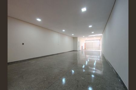 Casa à venda com 3 quartos, 348m² em Vila Galvão, Jundiaí
