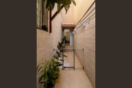 Casa à venda com 185m², 2 quartos e 1 vagaCorredor Lateral