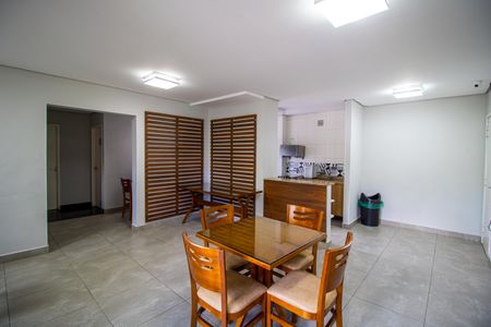 Apartamento para alugar com 58m², 2 quartos e 1 vaga Apartamento para alugar com 58m², 2 quartos e 1 vagaÁrea comum - Salão de festas