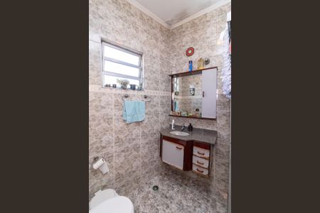 Casa à venda com 240m², 4 quartos e 2 vagasBanheiro