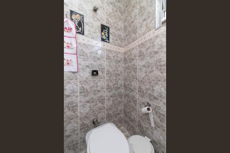 Casa à venda com 240m², 4 quartos e 2 vagasBanheiro